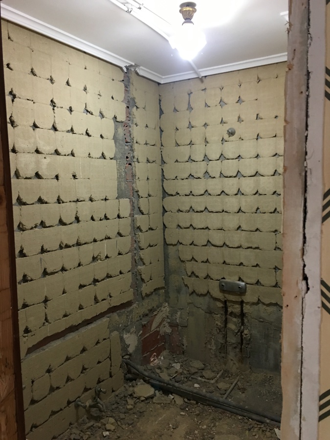 DESESCOMBRO DE BAÑO EXISTENTE