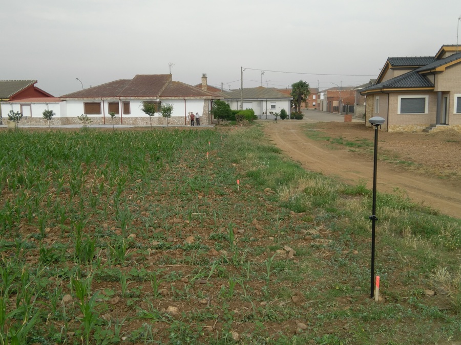 Deslinde para construcción de muro y urbanización de calle.