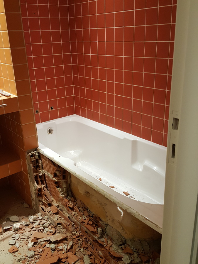 Desmontando bañera.