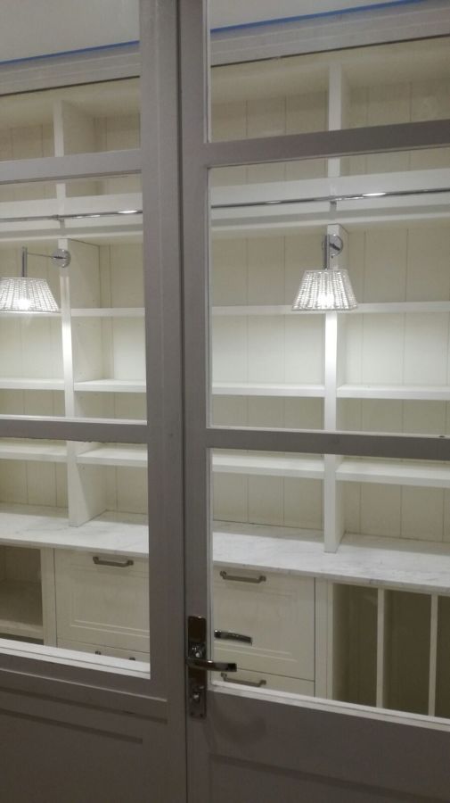 Despensa acristalada.