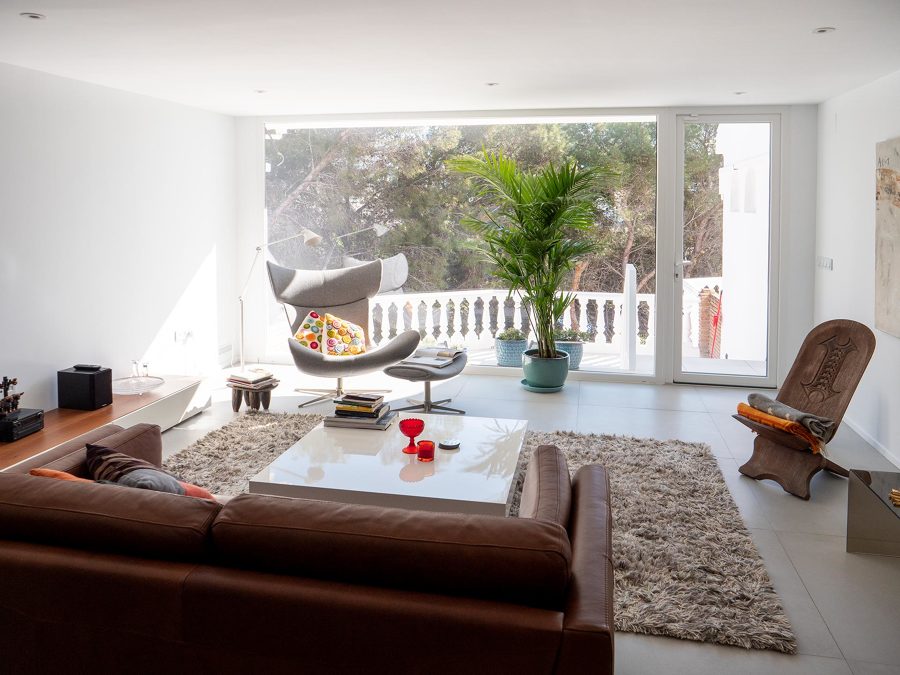 Destalle del salón y las vistas a la terraza