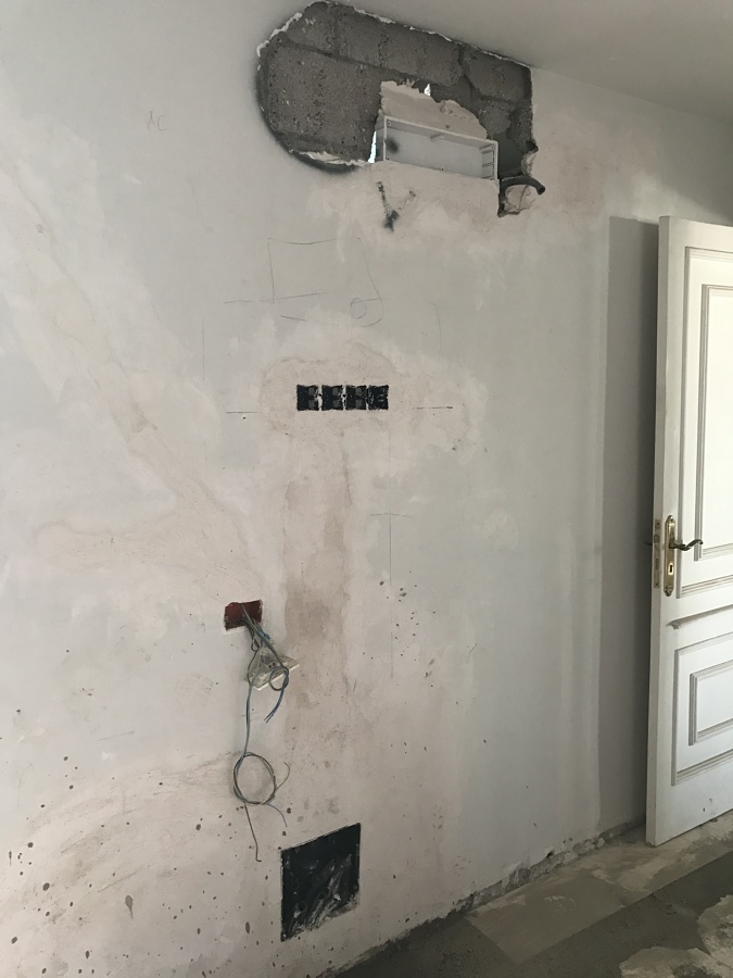 Detalla AC y Telecomunicacione en dormitorio 4