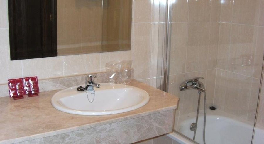 Detalle acabados de aseo