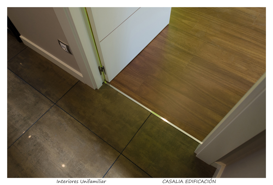 Detalle acabados junta materiales