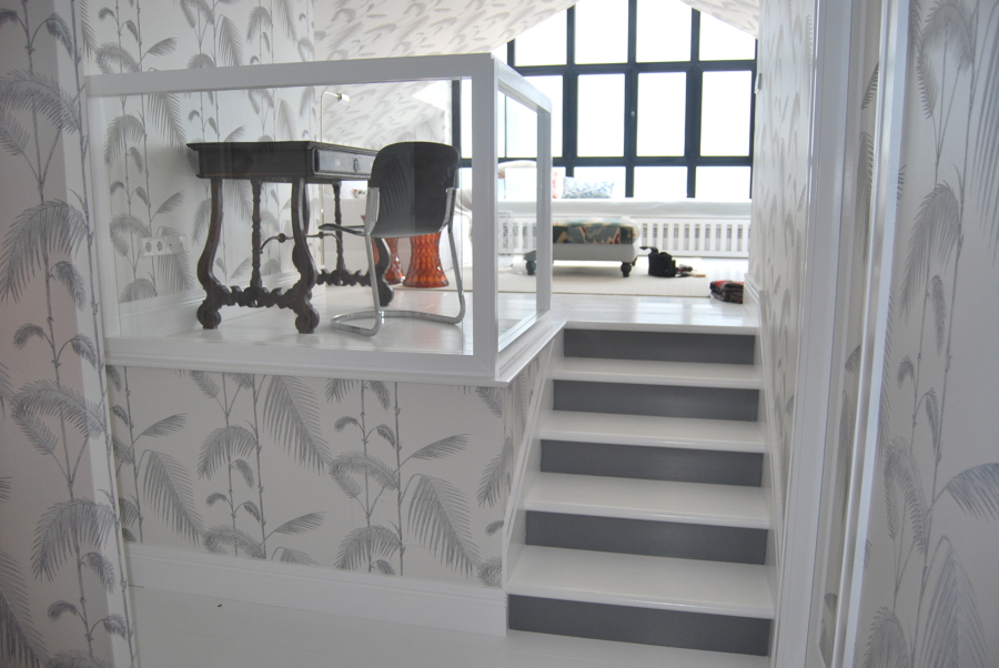 DETALLE ACCESO HABITACIÓN ATICO AL SALÓN DEL ATICO