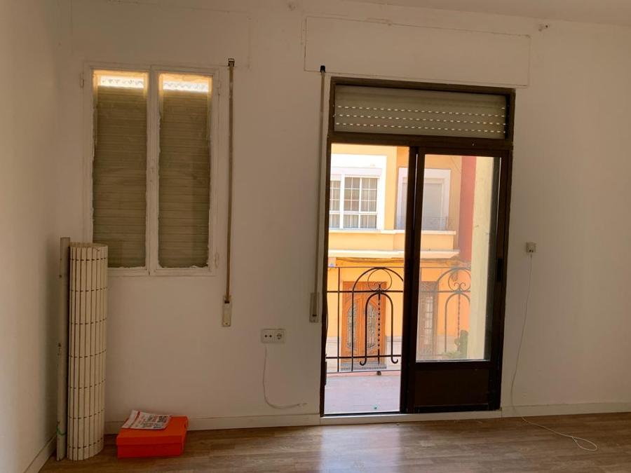 Detalle antigua carpintería metálica