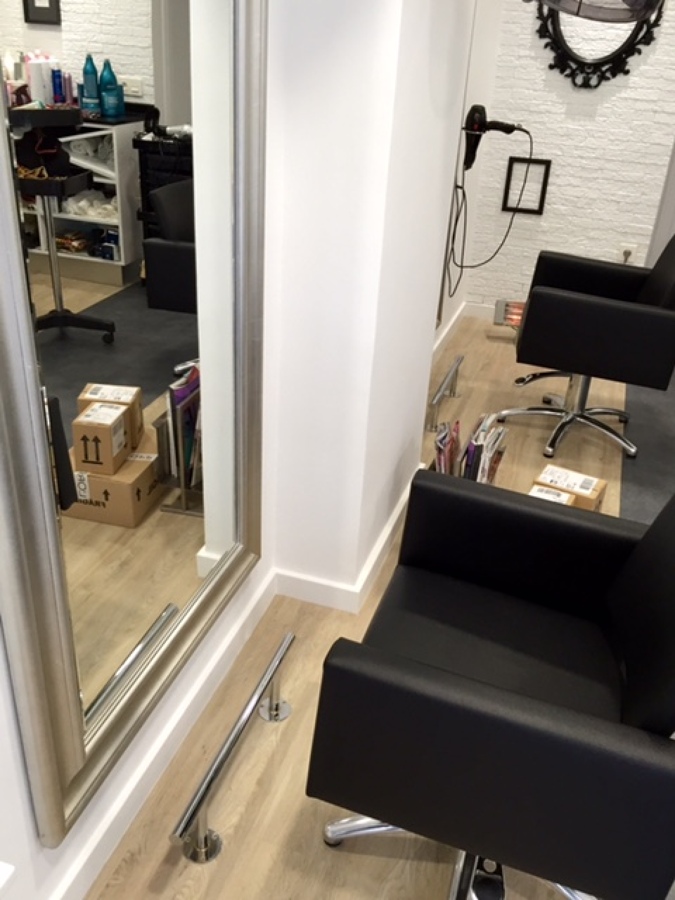 Detalle apoya-piés puestos tocadores