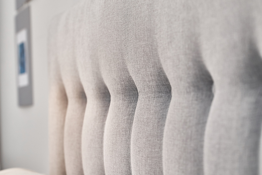 Detalle cabecero gris