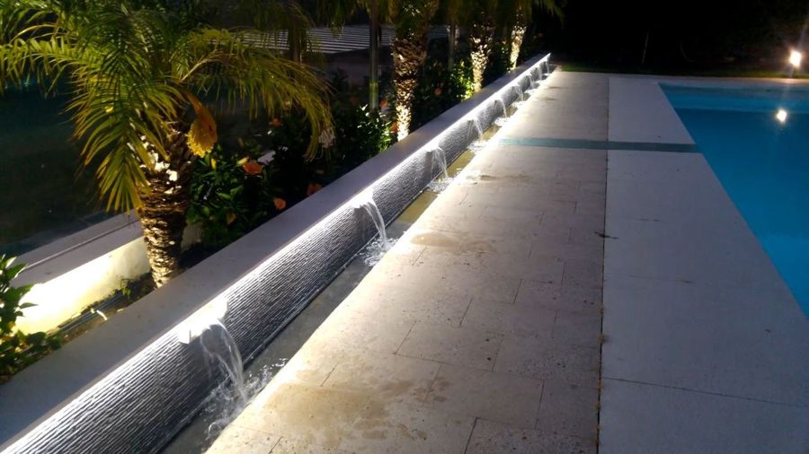 detalle cascada piscina