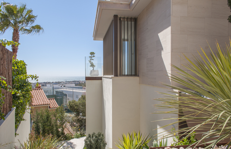DETALLE CELOSIA DESDE EL EXTERIOR