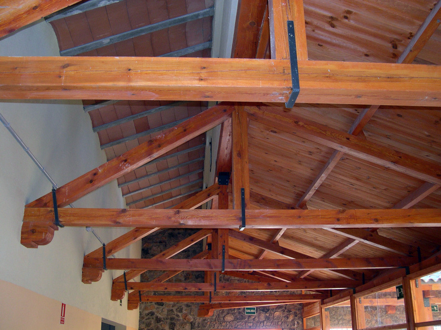 Detalle cerchas y artesonado mixto