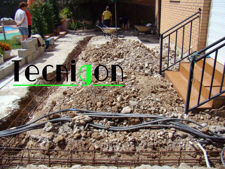 Detalle cimentación de terraza y canalizaciones de electricidad