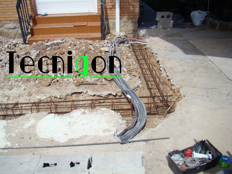 Detalle cimentación de terraza y canalizaciones de electricidad