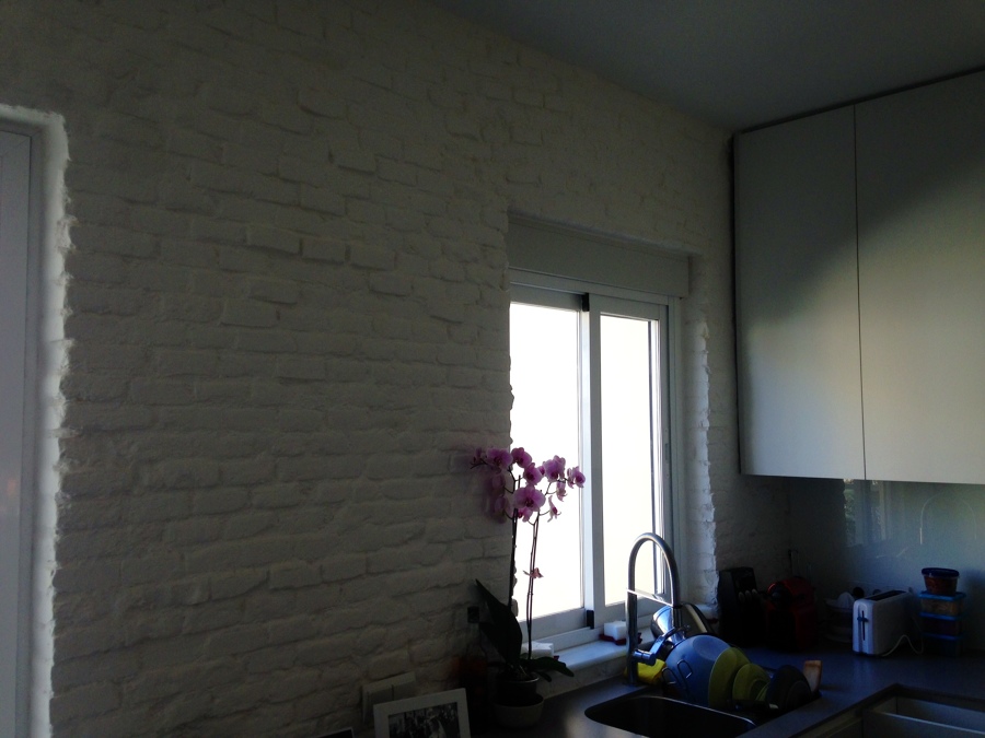 Detalle de aprovechar el antiguo ladrillo caravista