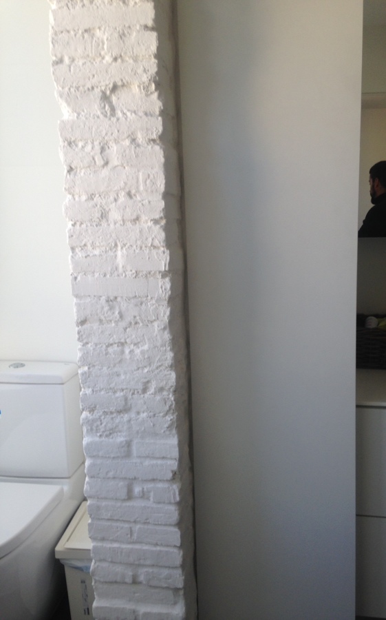 Detalle de aprovechar el antiguo ladrillo caravista