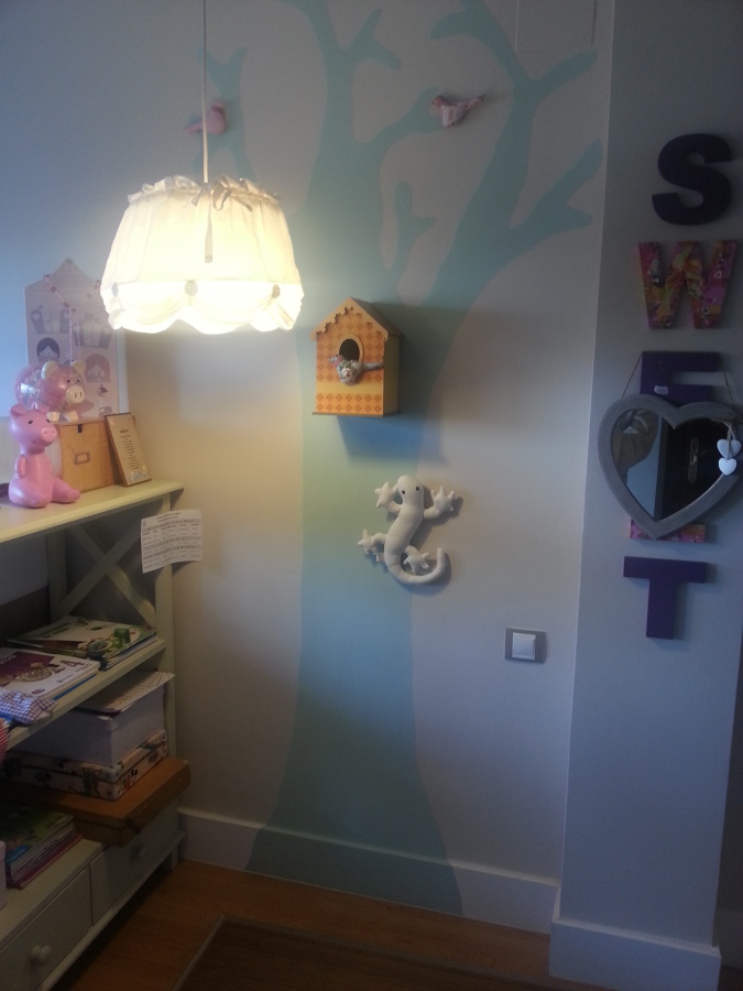 Detalle de árbol en pared