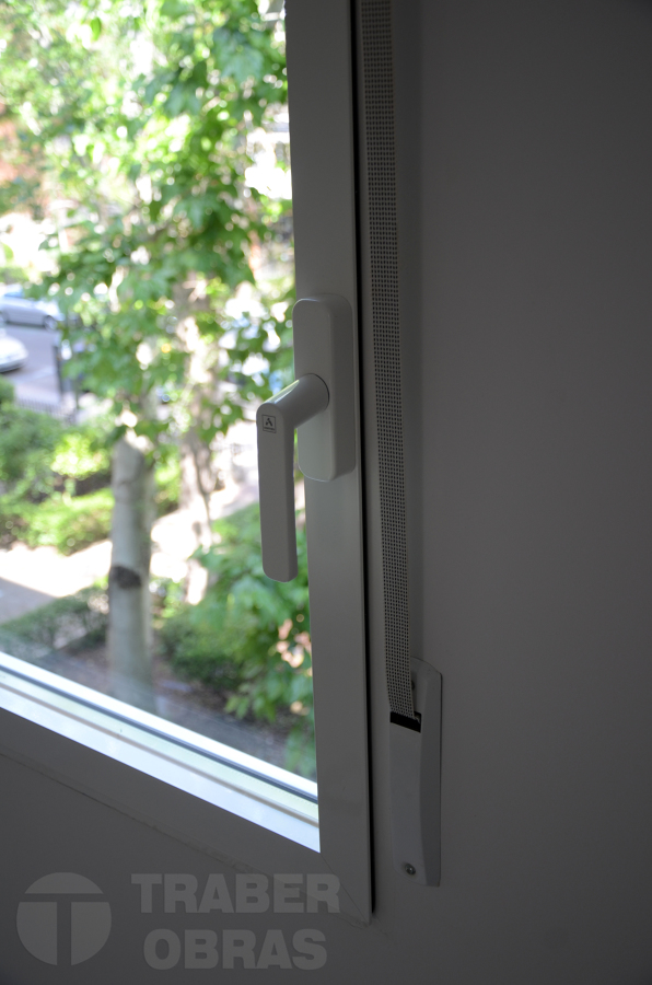 Detalle de carpintería de aluminio