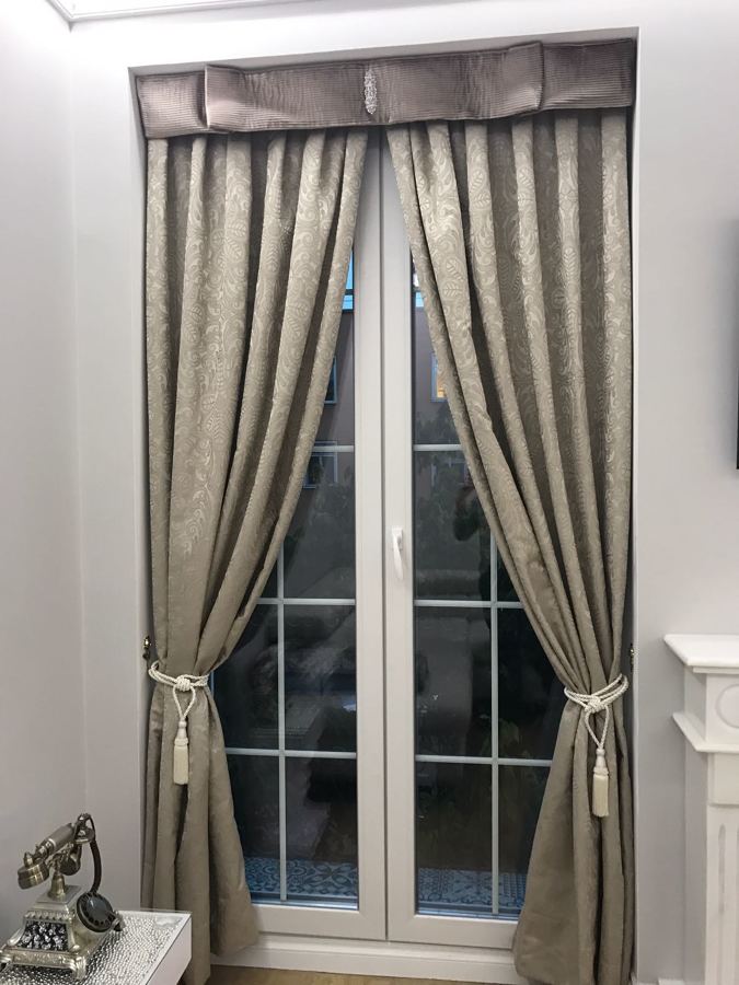 Detalle de cortina y bandó