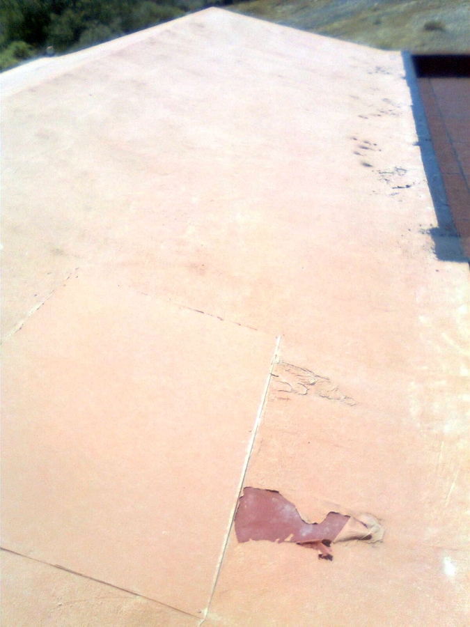 Detalle de daños en cubierta.