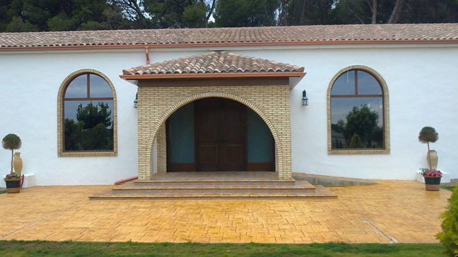 Detalle de entrada a local