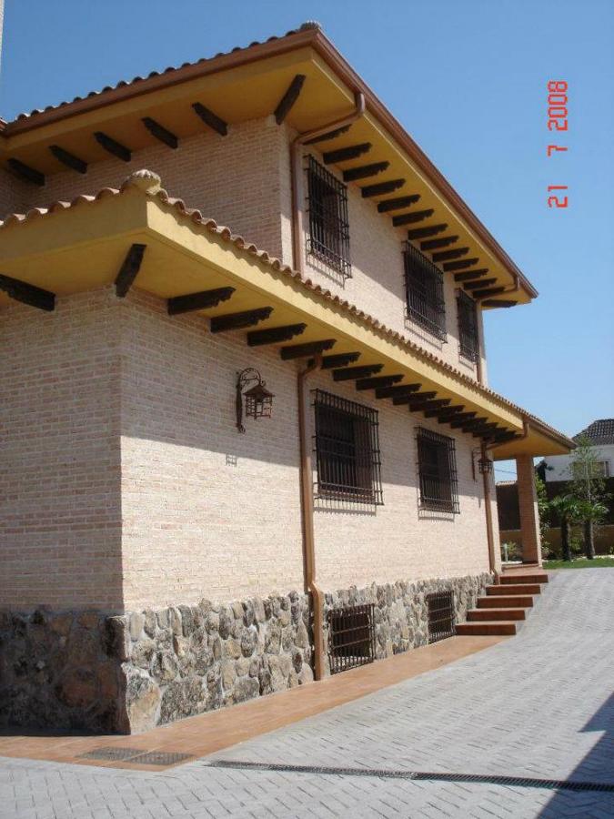 detalle de fachada lateral aleros