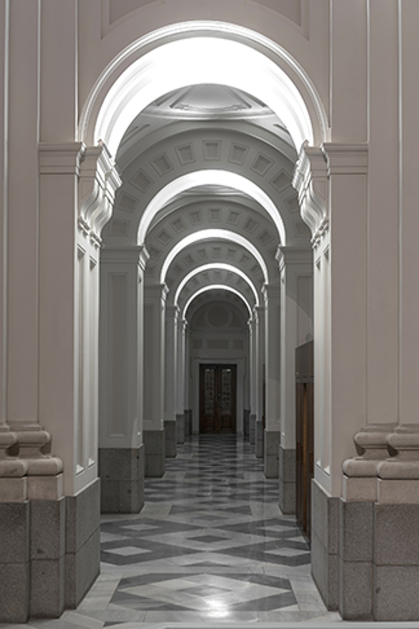 Detalle de ilumianación y nueva pintura