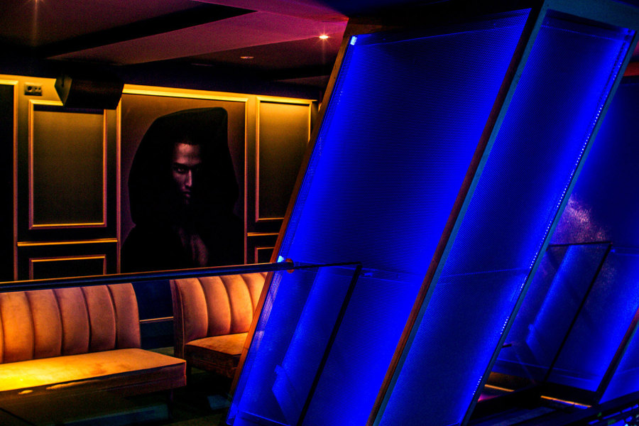 Detalle de iluminación y decoración 