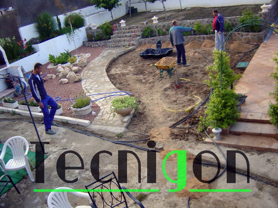 Detalle de instalación de césped artificial