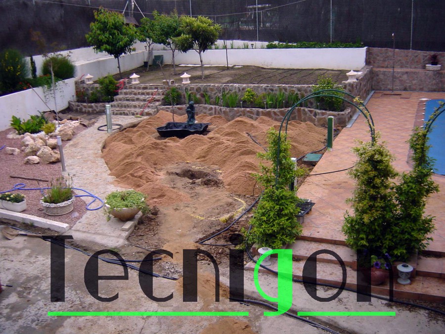 Detalle de instalación de césped artificial