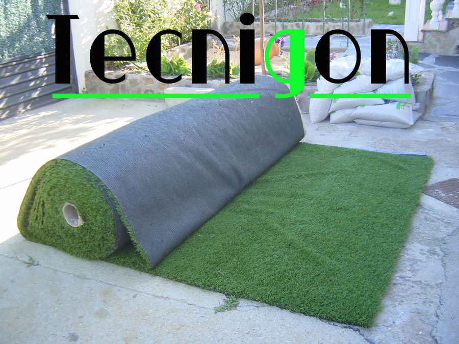 Detalle de instalación de césped artificial