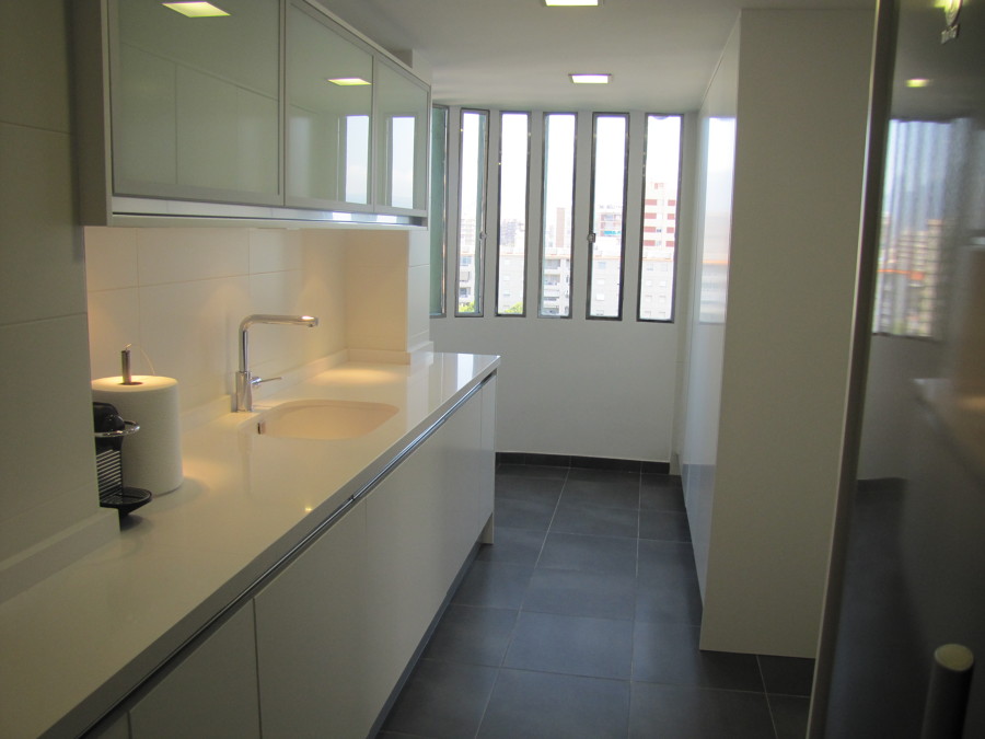 Detalle de la cocina y la galeria