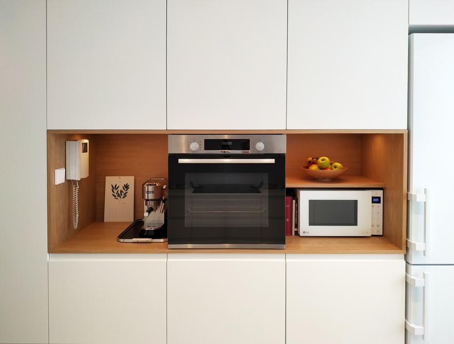 Detalle de la hornacina de madera