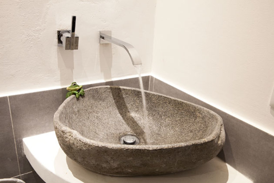 Detalle de la pica, piedra natural