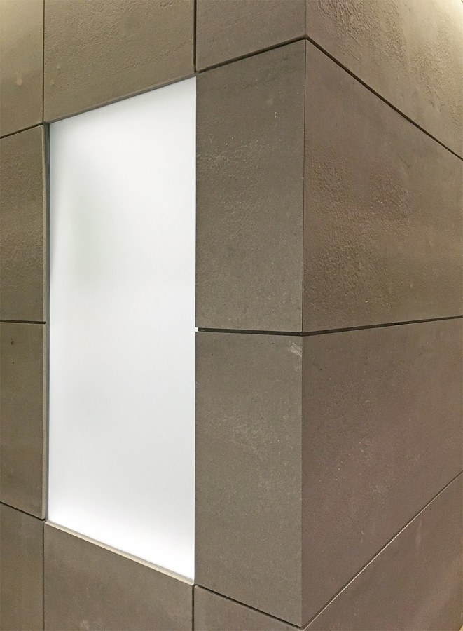 Detalle de la ventana y revestimiento de viroc