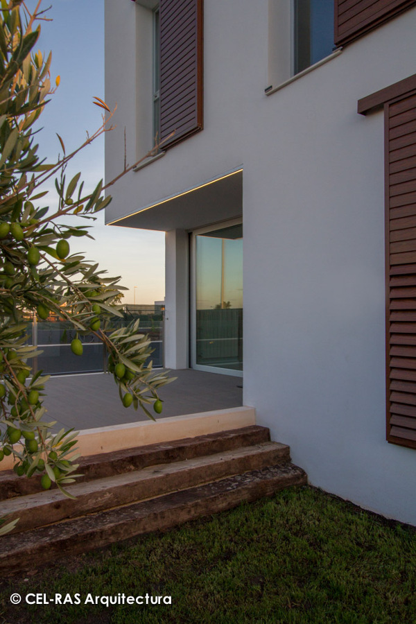 Detalle de las luces perimetrales y exteriores.