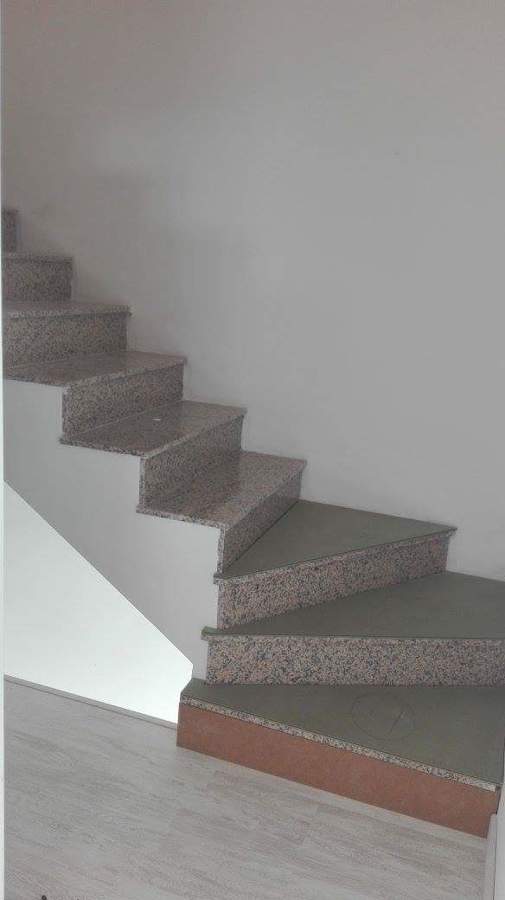 Detalle  de preparado de peldaños originales para el posterior forrado