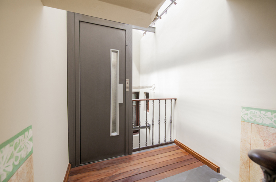 Detalle de propuesta de adaptación ascensor existente