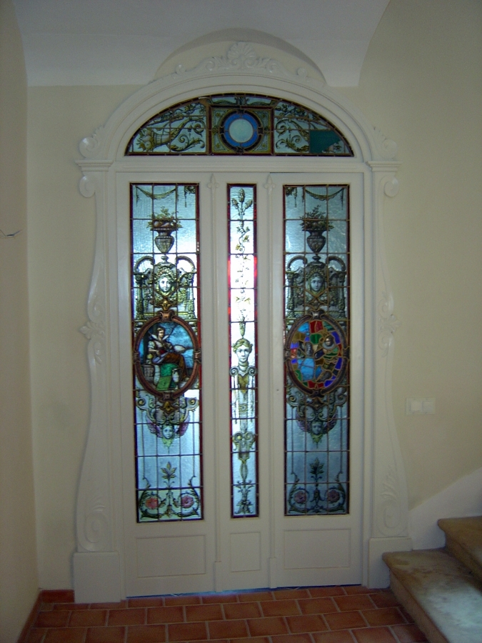 Detalle de puerta histórica rehabilitada