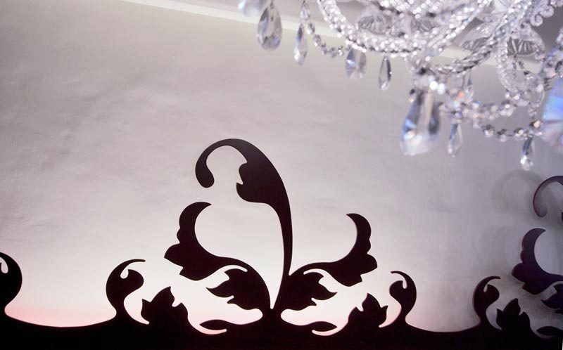 Detalle del banco cortado en láser.