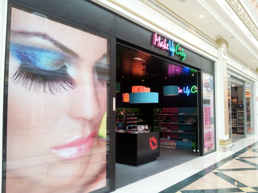 Detalle del exterior del local