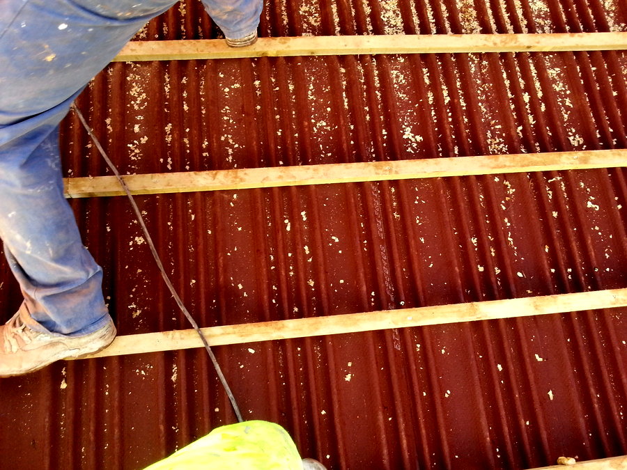 DETALLE DEL ONDULINE Y RASTREL DE MADERA TRATADO