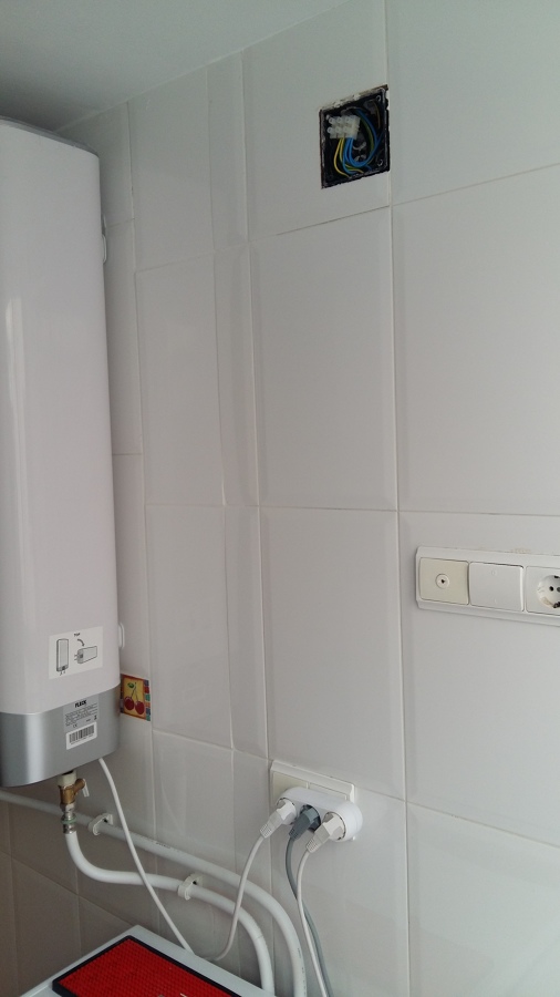 Detalle enchufes y tuberias