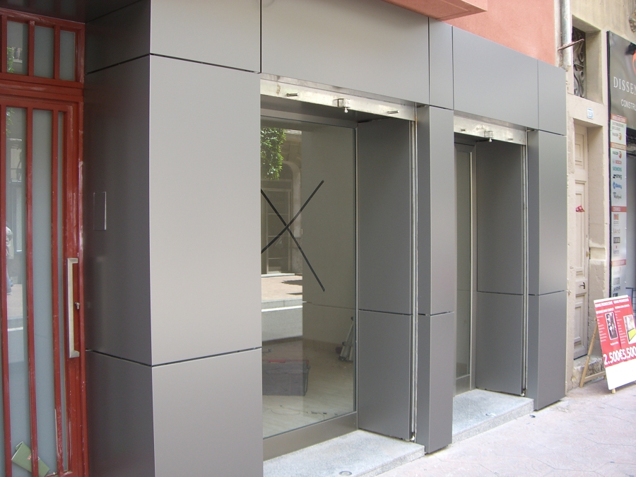 Detalle encuentro con fijos y puertas