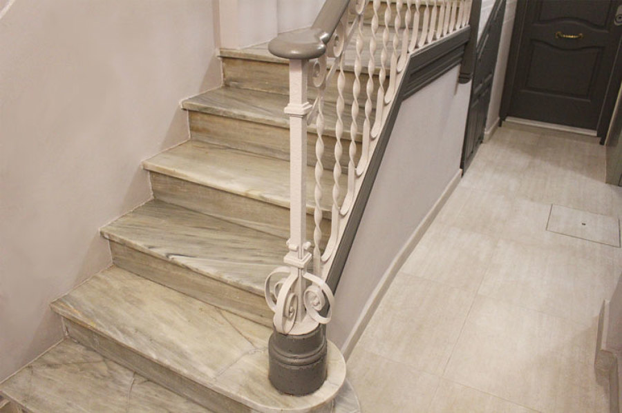 Detalle escalera restaurada