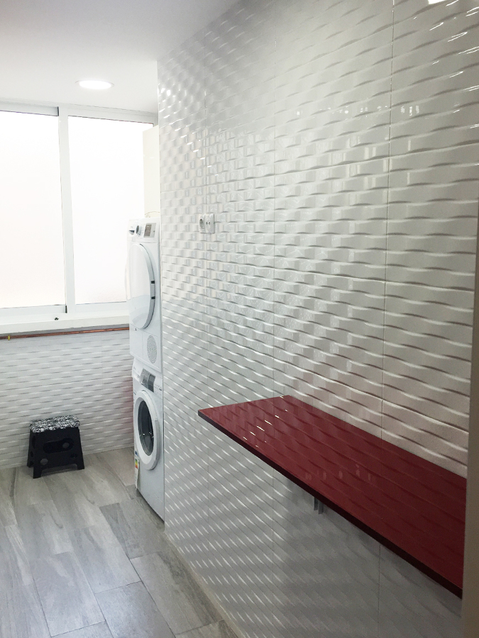 Detalle galería y barra cocina