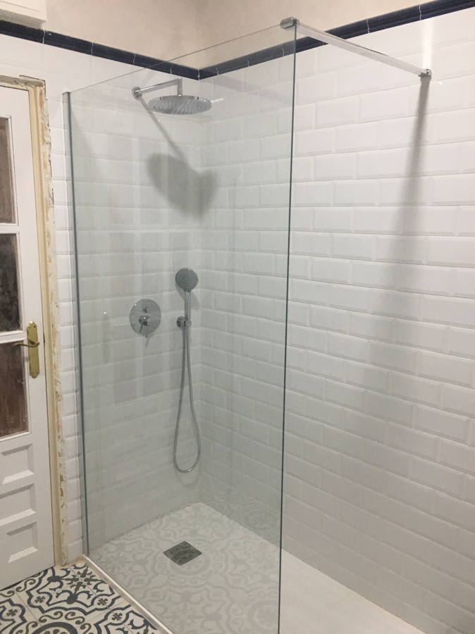 detalle griferia empotrada