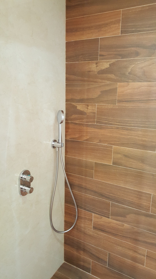 Detalle griferia empotrada