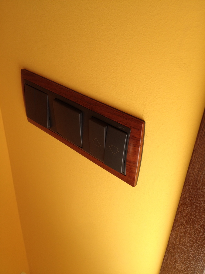 Detalle interruptor motorizacion persiana