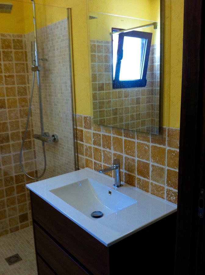 Detalle lavabo suspendido