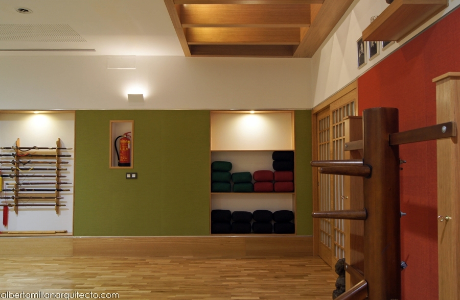 Detalle lucernario y mobiliario. 